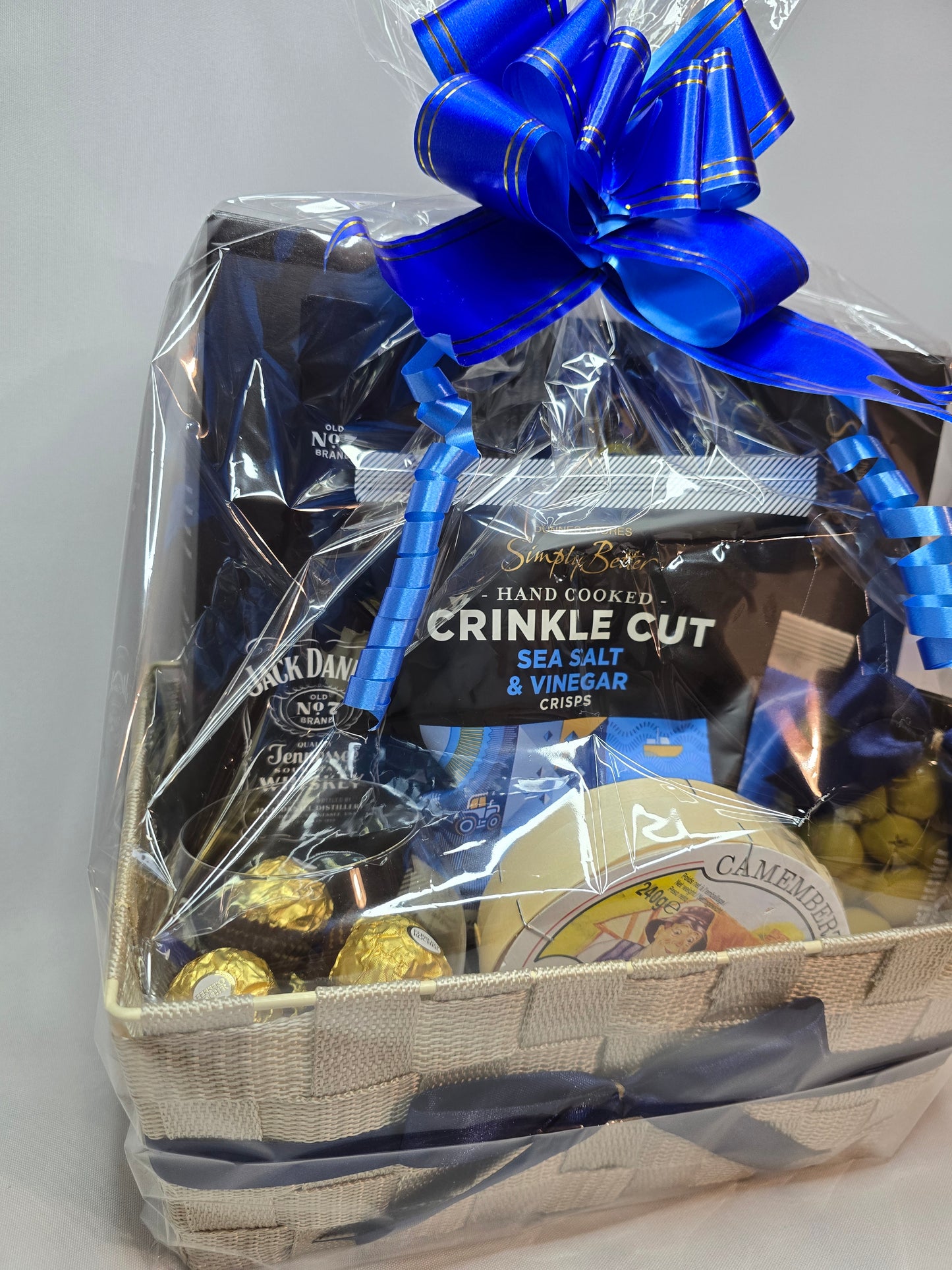 The Ultimate Men's Hamper – A Perfect Gift for Him!