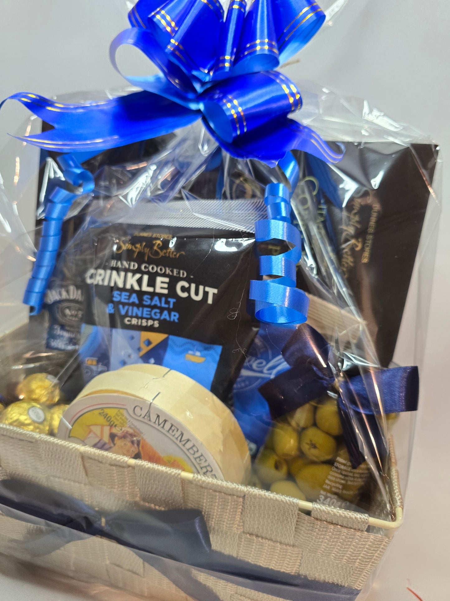 The Ultimate Men's Hamper – A Perfect Gift for Him!